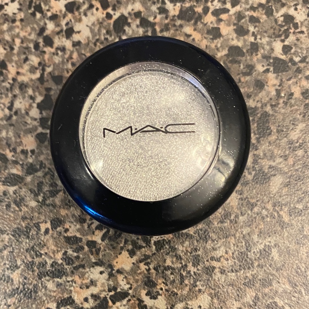 MAC Cosmetics Shimmering Silver Eyeshadow